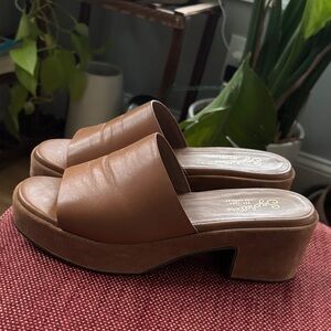 Seychelles Tan Leather Mules | Block Heel | Women's size 9